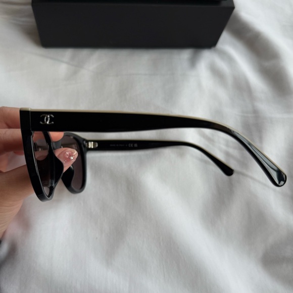 Chanel Ch5414-A C534/3 Brow Logo Sunglasses - Picture 5 of 8